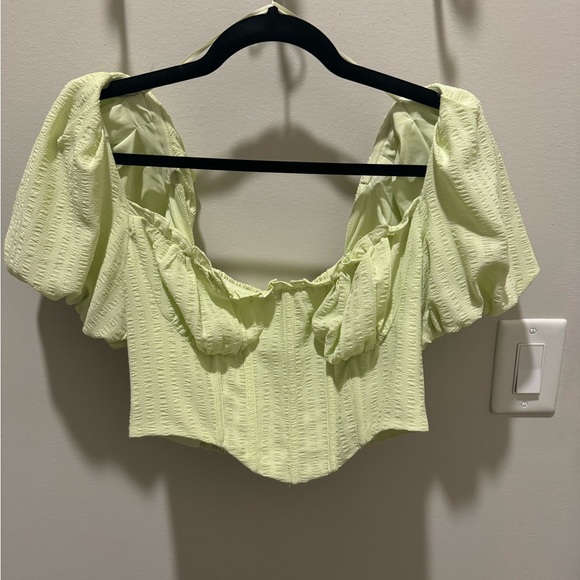 ASTR Paola top in lime
Size M - Picture 2 of 7